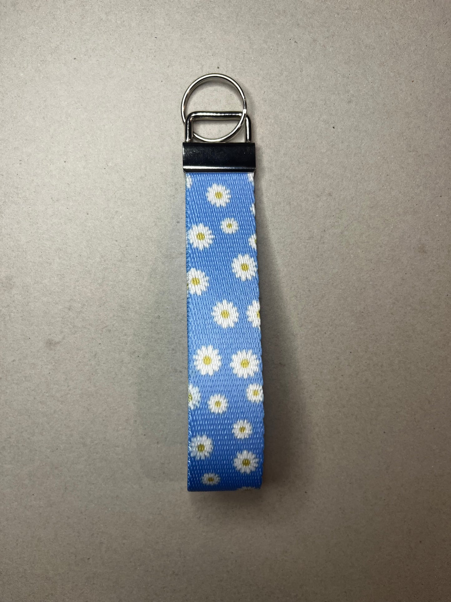 Bloom On The Go! - Daisy Flower Wristlet Keychain