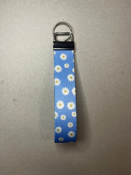 Bloom On The Go! - Daisy Flower Wristlet Keychain