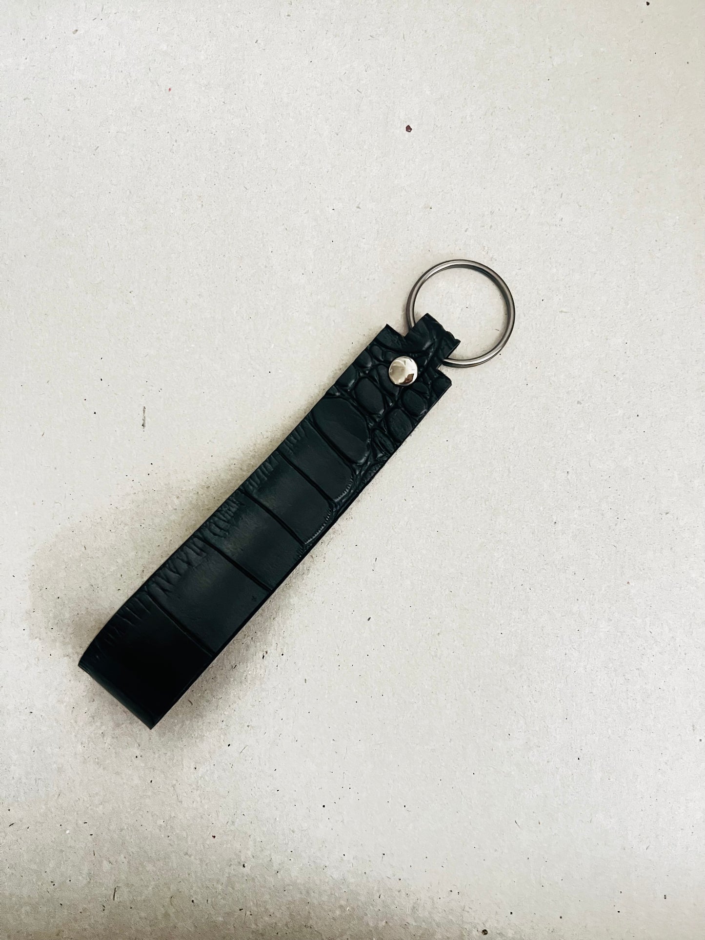 Mini Faux Leather Keychain – Lightweight & Stylish